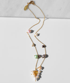 Margherite Pearl Necklace with Yellow Heart