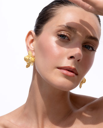 KATERINA PSOMA GOLD PLATED BEE EARRING STUDS