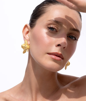 KATERINA PSOMA GOLD PLATED BEE EARRING STUDS