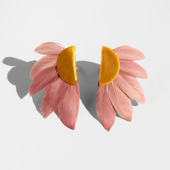 Katerina Psoma Metal clip earrings with beige feathers